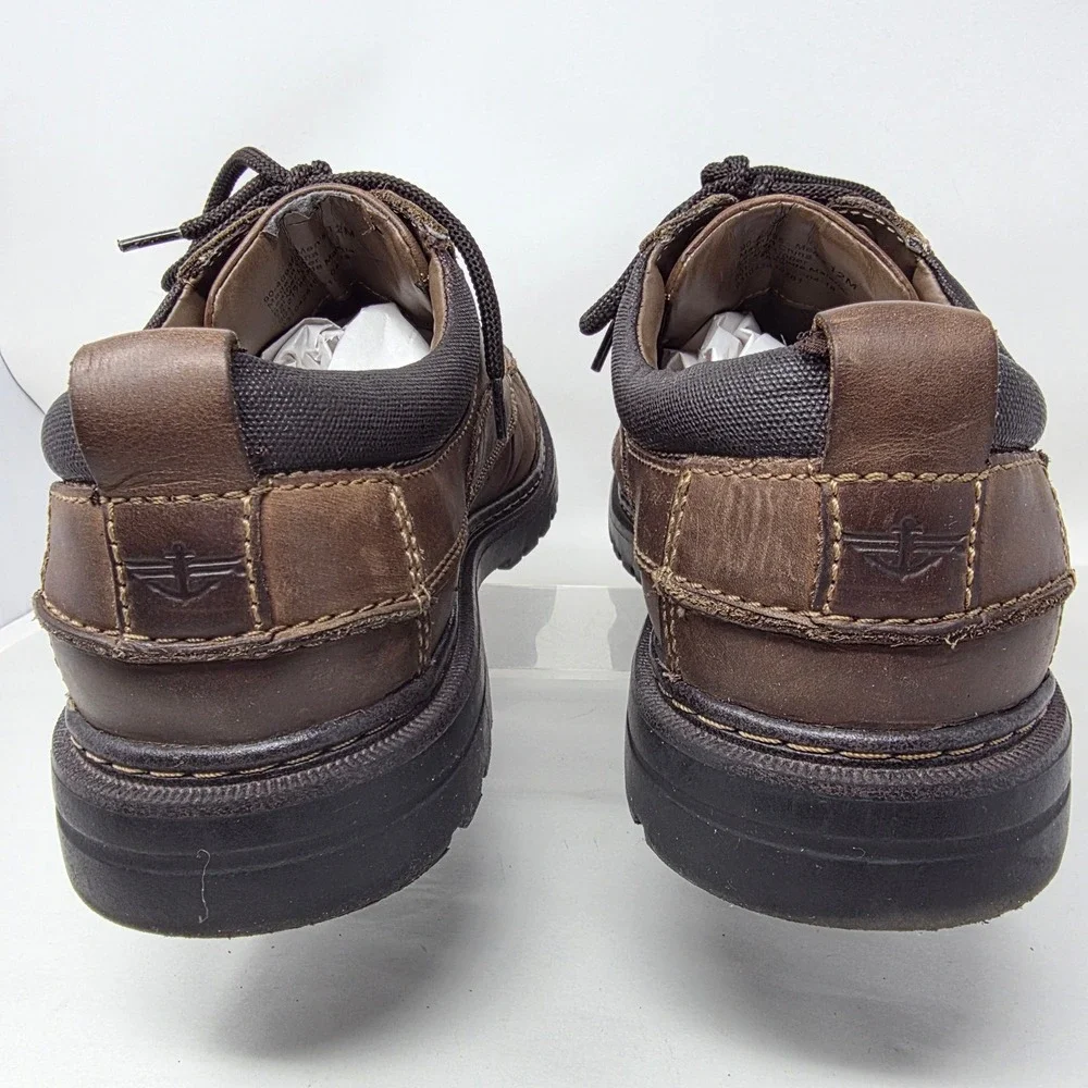 Dockers ships from
